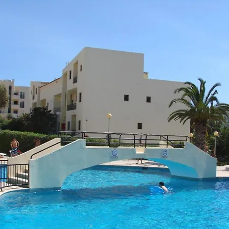 Pool & Two Balconies Club דירה *