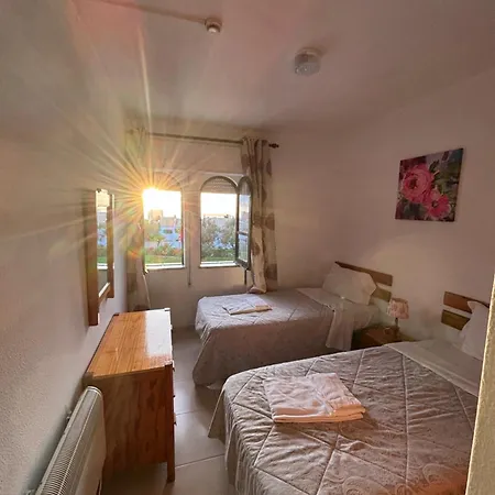 Pool & Two Balconies Club Appartement