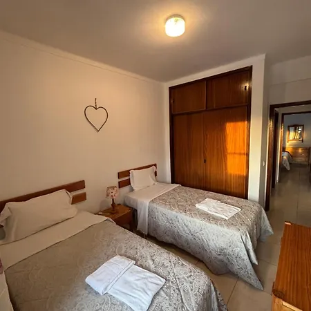 Pool & Two Balconies Club Appartement *