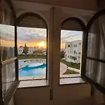 Pool & Two Balconies Club Apartamento